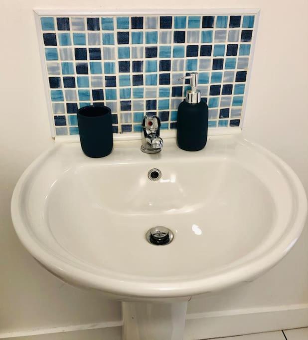 Cliftonville Apartments Belfast Esterno foto